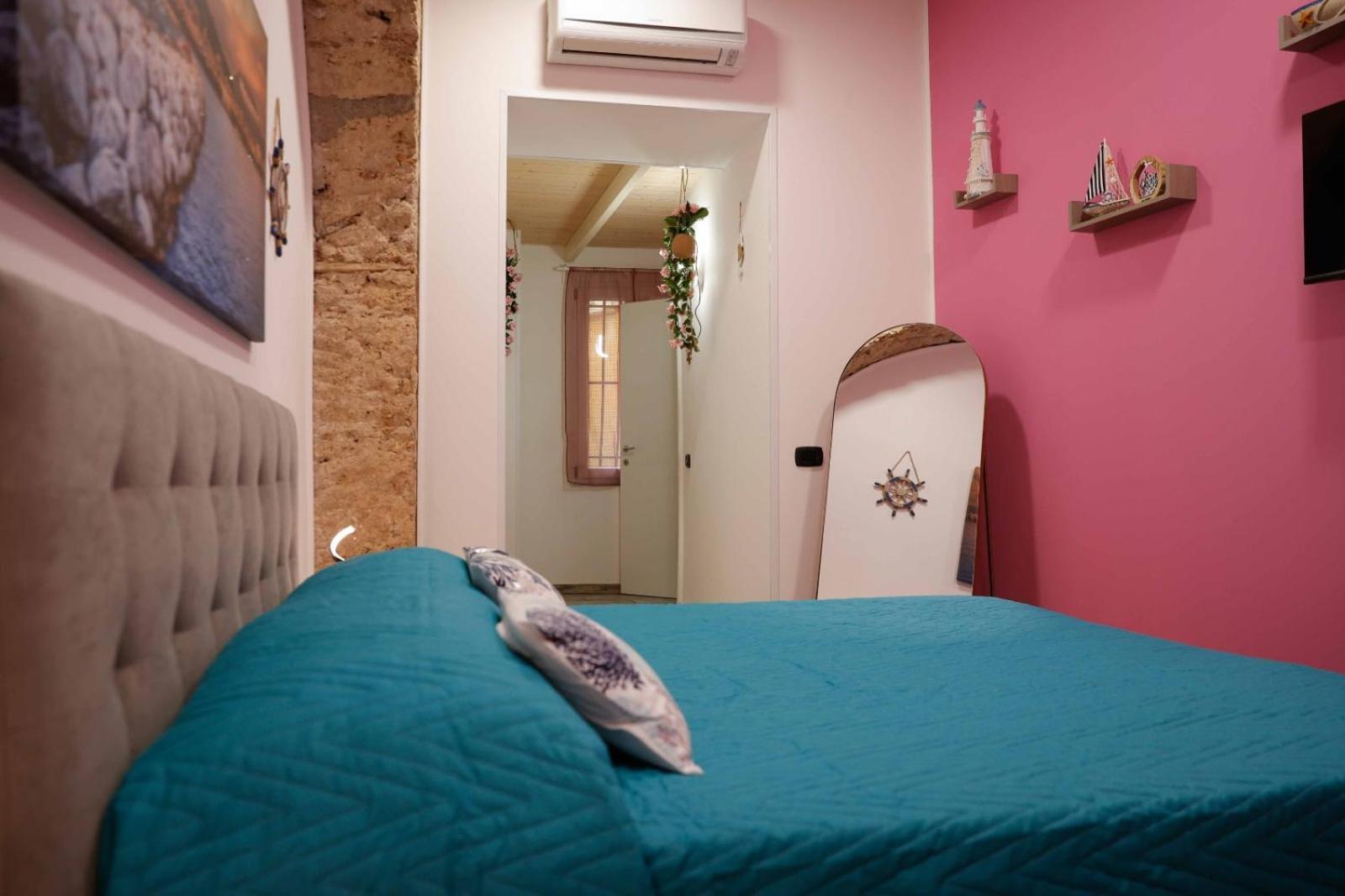 Stay In The Heart Of Salerno - Near The Duomo "La Finestra Sul Borgo" Buitenkant foto