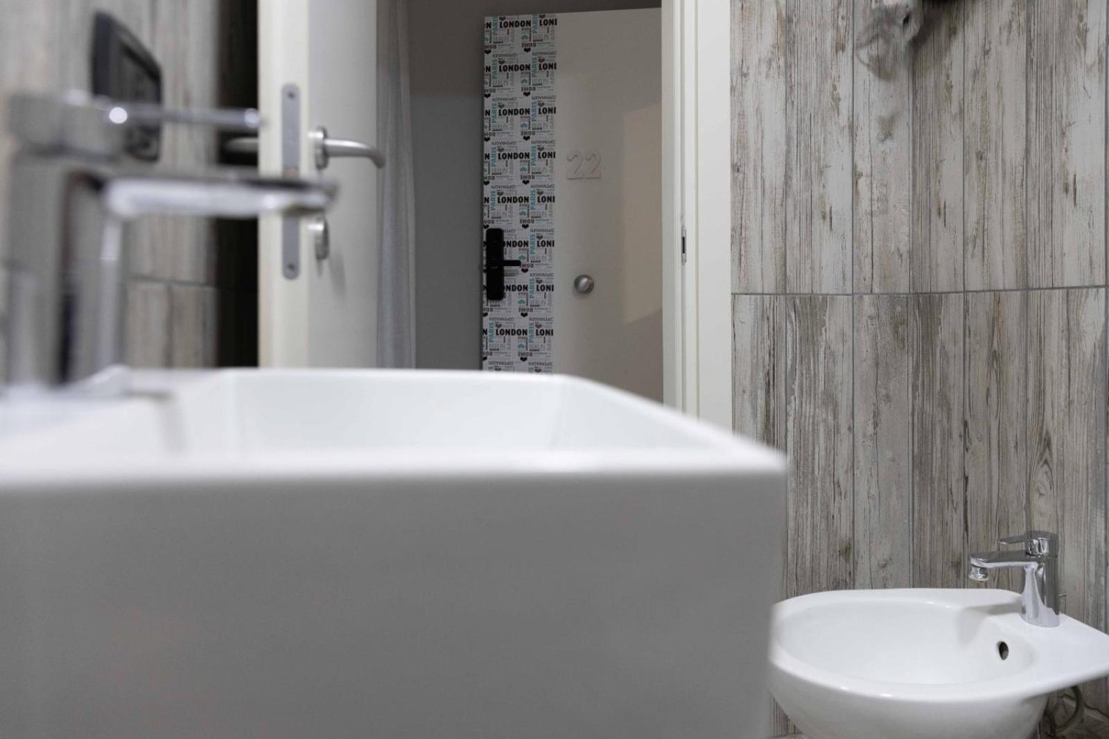 Stay In The Heart Of Salerno - Near The Duomo "La Finestra Sul Borgo" Buitenkant foto